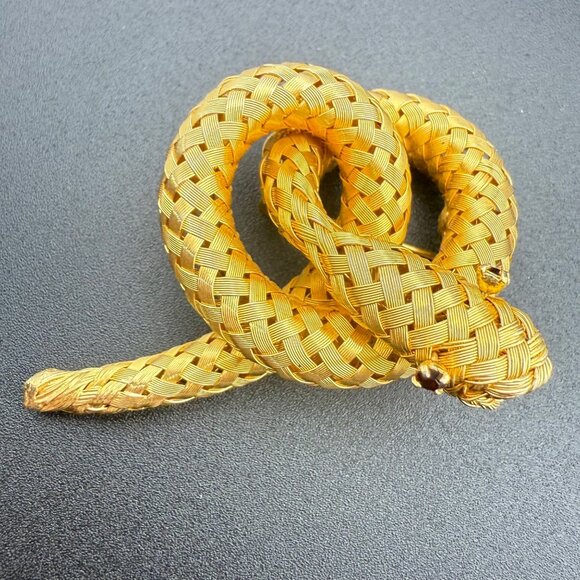 Vintage Gold Tone Snake Brooch With Red Rhinestone Eyes Woven Textured Design St - Picture 6 of 8